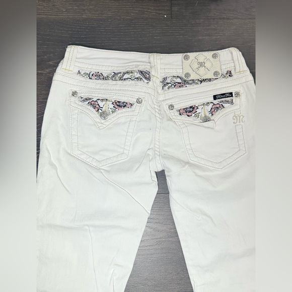 MISS ME Mid-Rise Capri Cuffed White Jeans Rhinestone Embellished - Picture 1 of 11